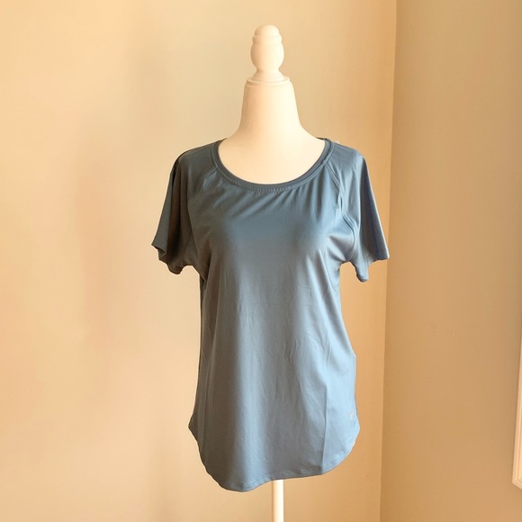 NWT Under Armour Women’s Open Back Loose Short Sleeve Shirt Teal/Blue Sz S - Picture 2 of 7